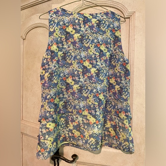 Cabi floral blouse - Picture 3 of 4